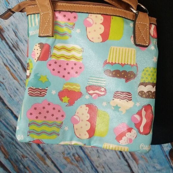 LILY Bloom Cupcake Crossbody Purse - Picture 8 of 10
